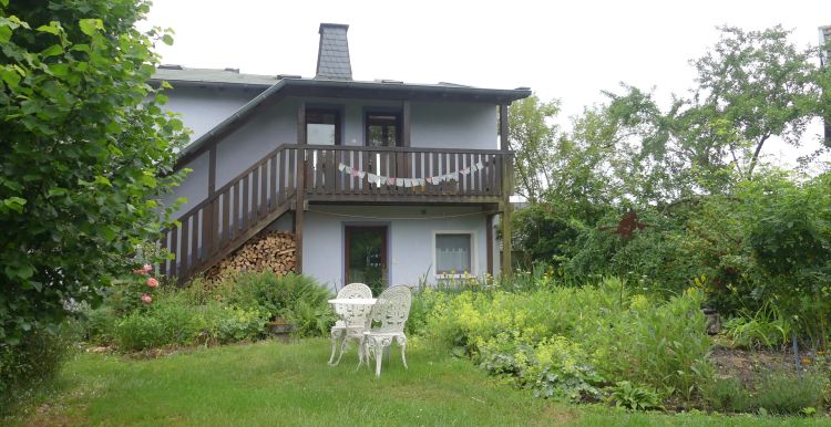 Frauenlandhaus Garten Ansicht Balustrade